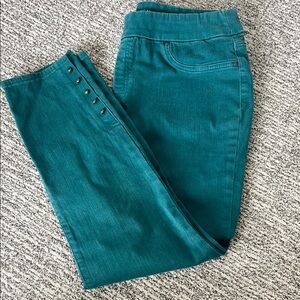 CHICO’S Ankle Jeans Pull On Green Ankle Jeans with Button Detail - Size 8R